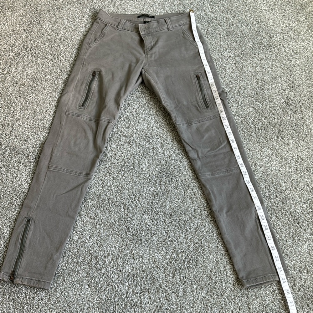Banana republic pants.  Petite size 2